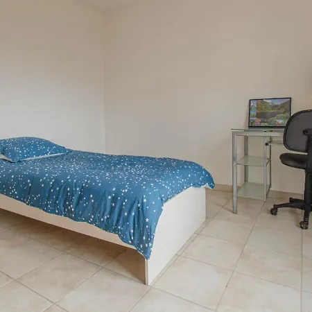 Saint-remy-sous-barbuise, 5 Pieces, 7 Personnes - Fr-1-543-247 Holiday home